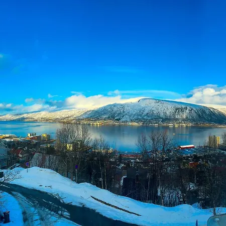 Modern Fjord View アパート トロムソ