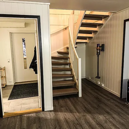 アパート Modern Fjord View トロムソ