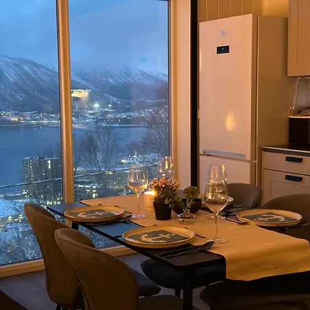 アパート Modern Fjord View トロムソ